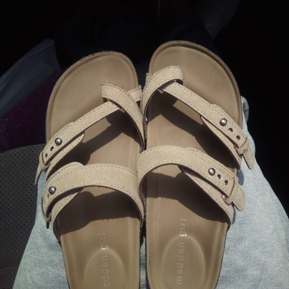 sandals - Picture 3 of 3